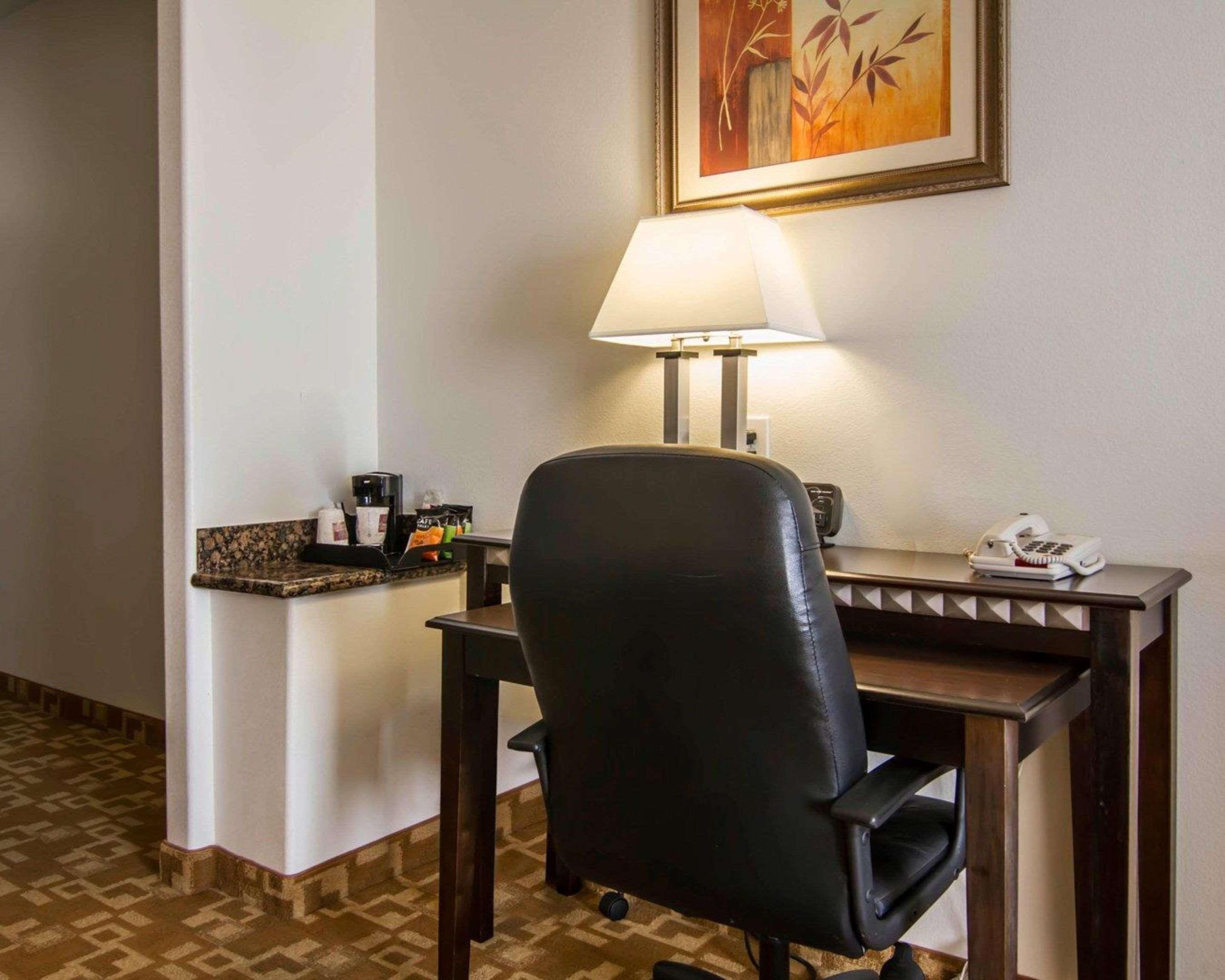 Comfort Suites West Dallas - Cockrell Hill Екстер'єр фото