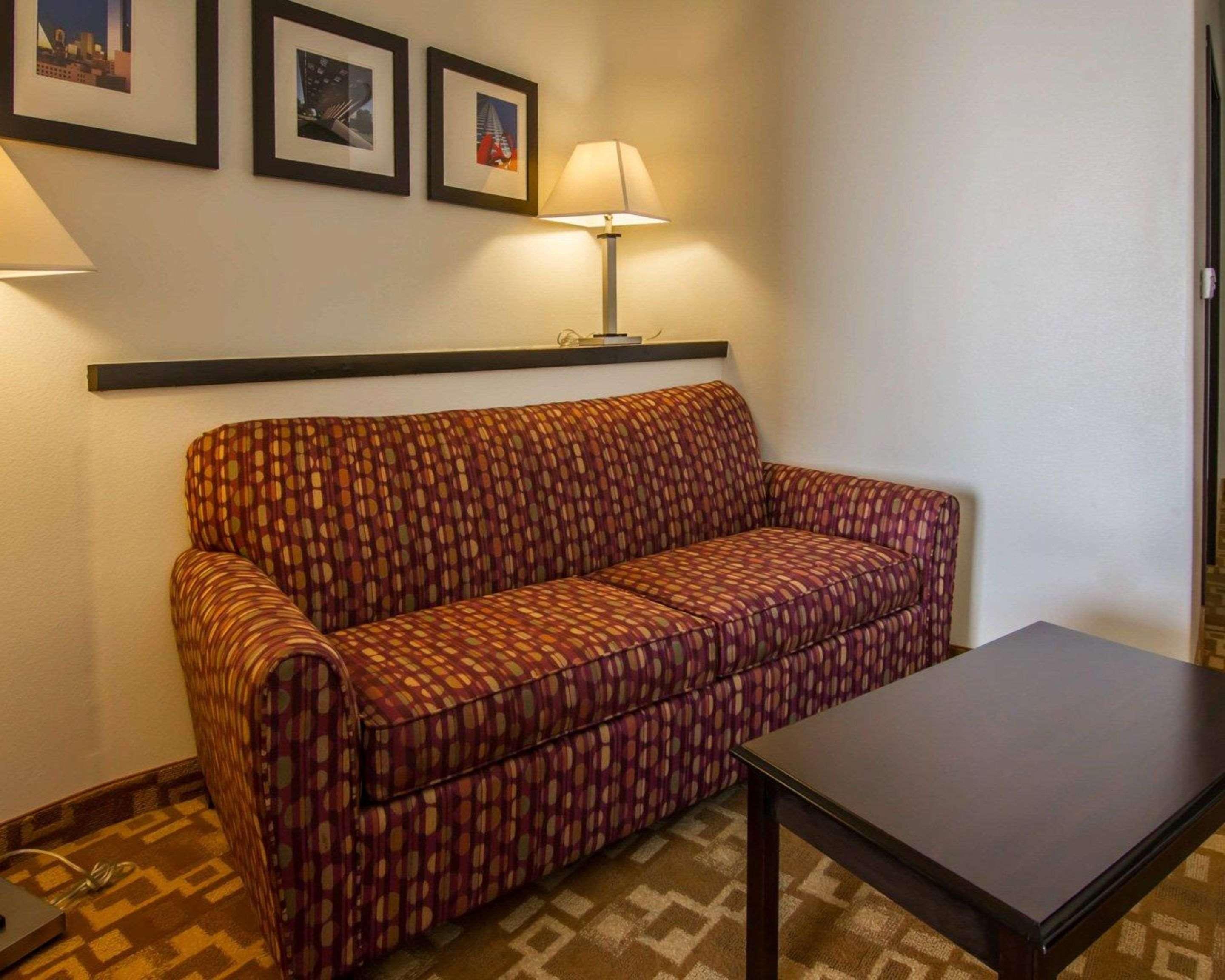 Comfort Suites West Dallas - Cockrell Hill Екстер'єр фото