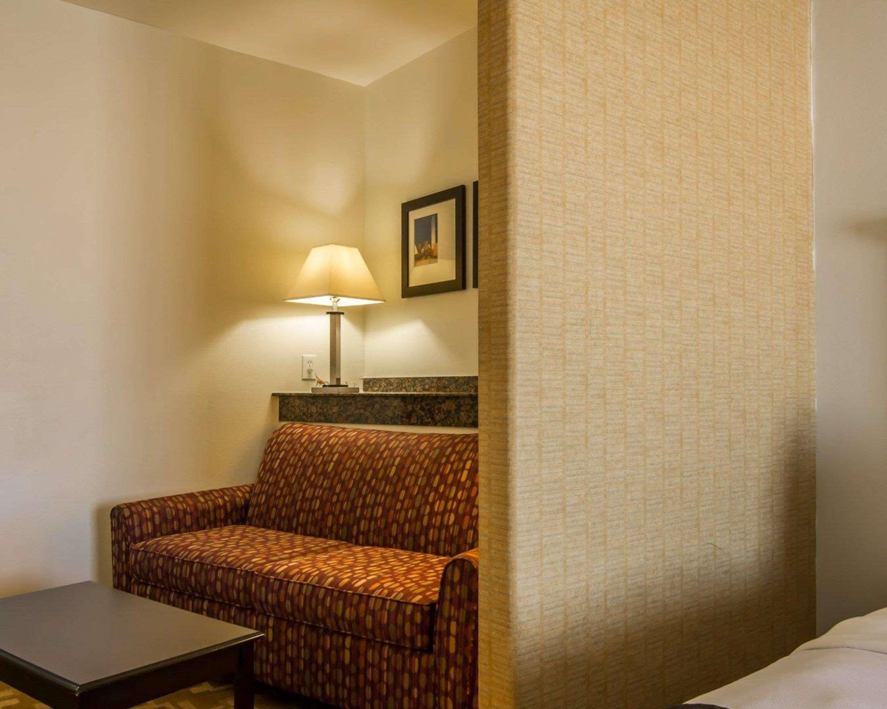 Comfort Suites West Dallas - Cockrell Hill Екстер'єр фото