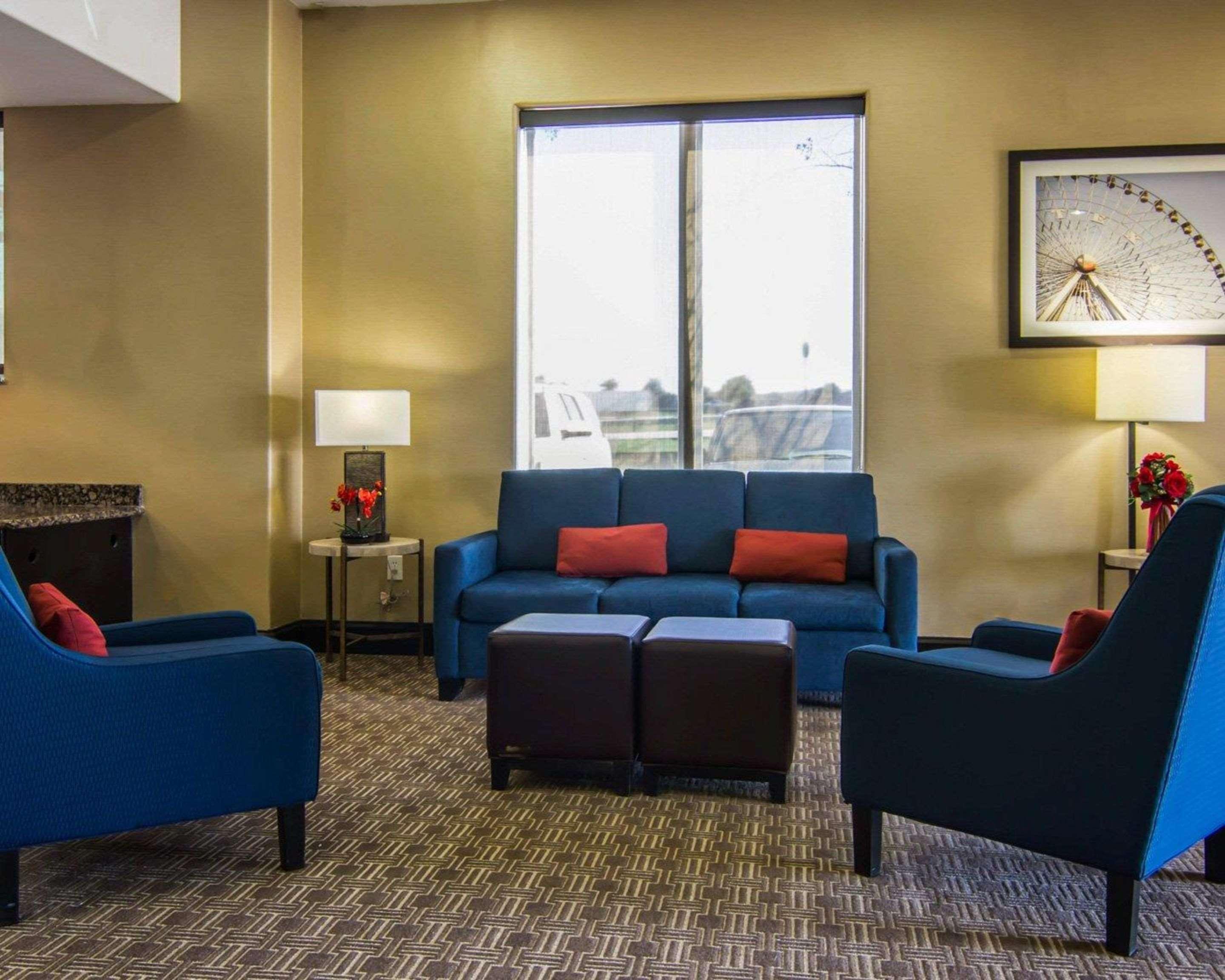 Comfort Suites West Dallas - Cockrell Hill Екстер'єр фото
