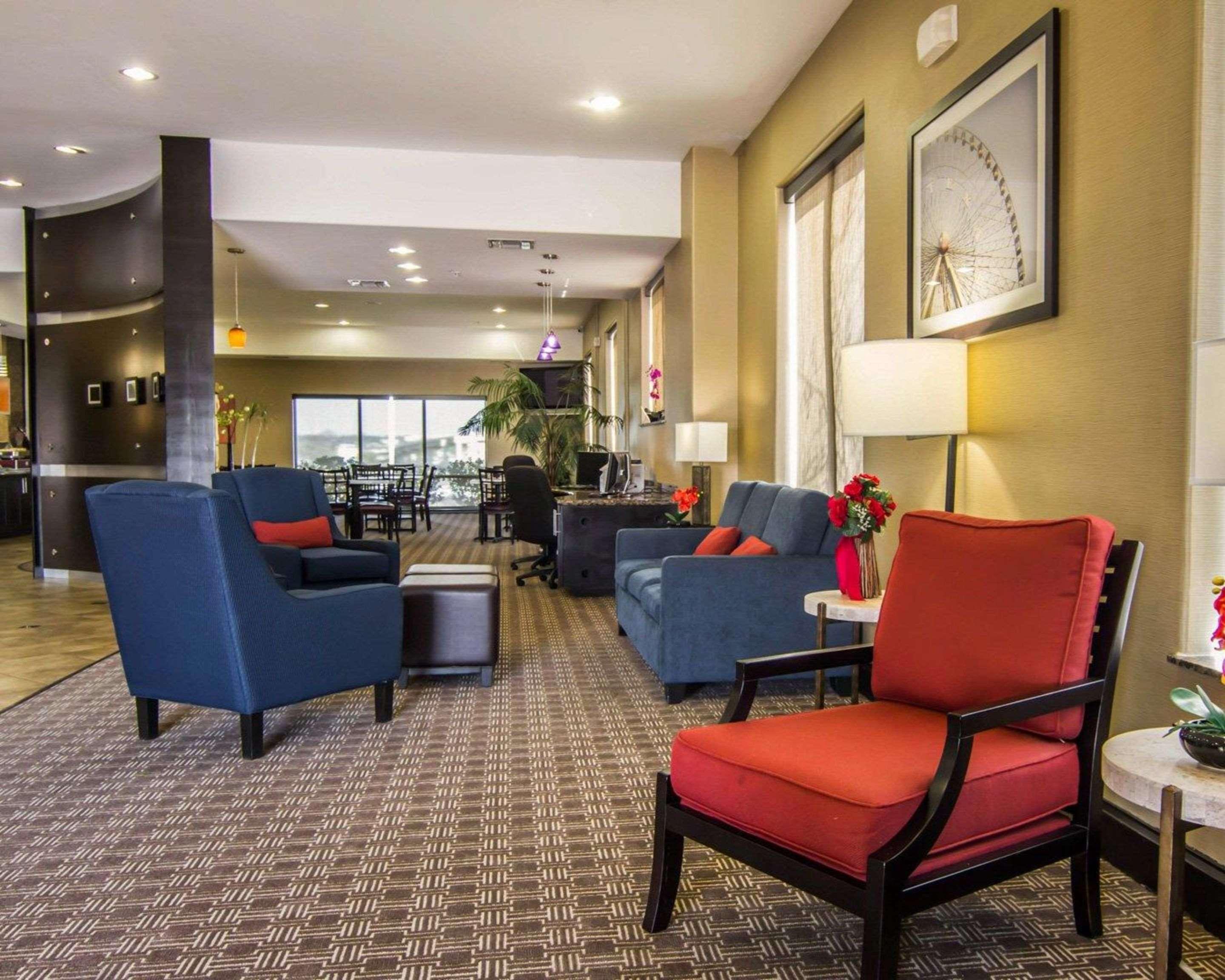 Comfort Suites West Dallas - Cockrell Hill Екстер'єр фото