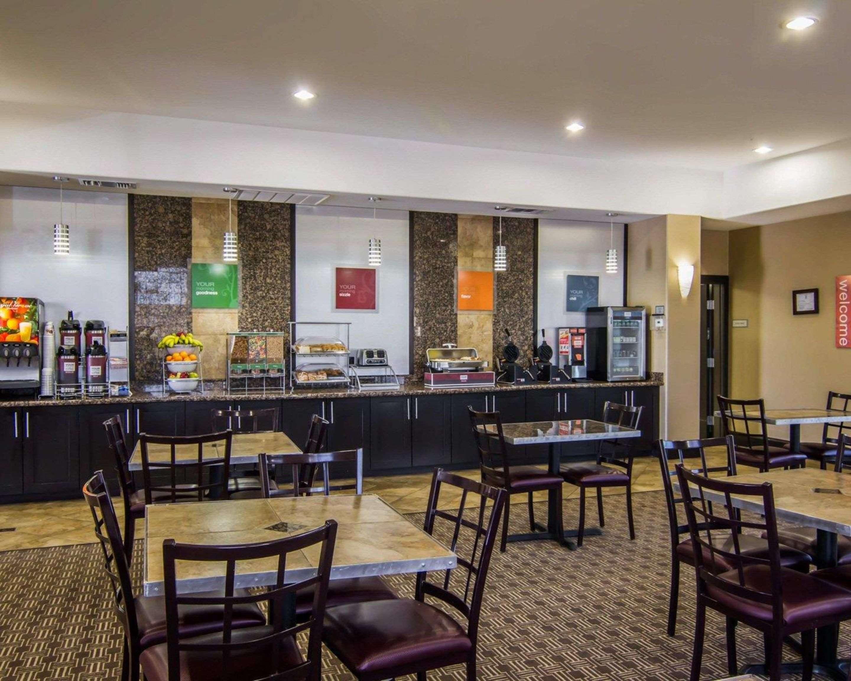 Comfort Suites West Dallas - Cockrell Hill Екстер'єр фото